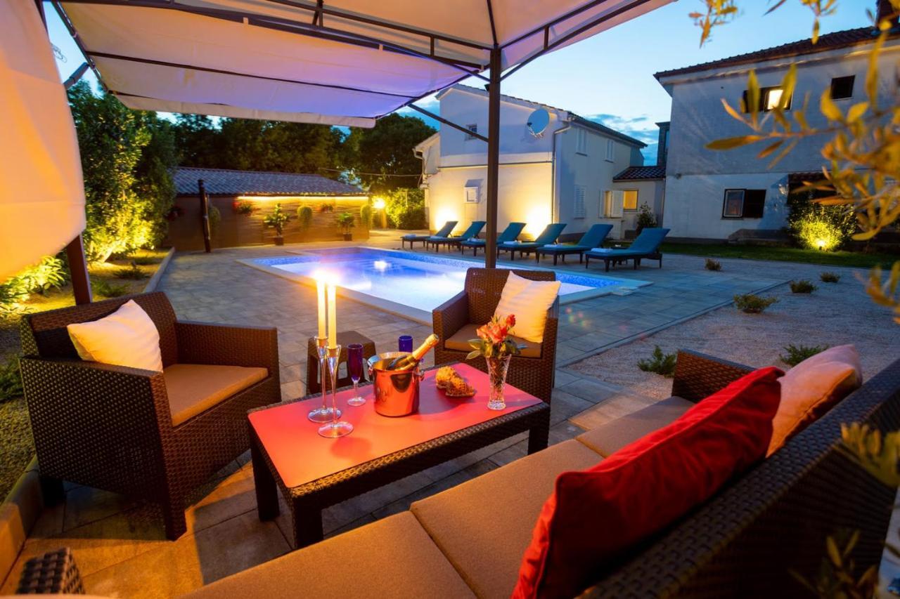 Apartman Luni Sa Bazenom - Malinska, Sveti Anton Sveti Anton  Екстер'єр фото