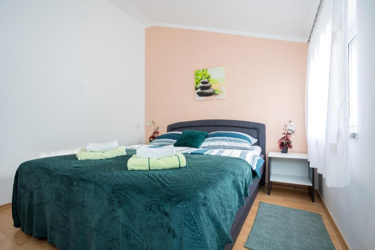 Apartman Luni Sa Bazenom - Malinska, Sveti Anton Sveti Anton  Екстер'єр фото