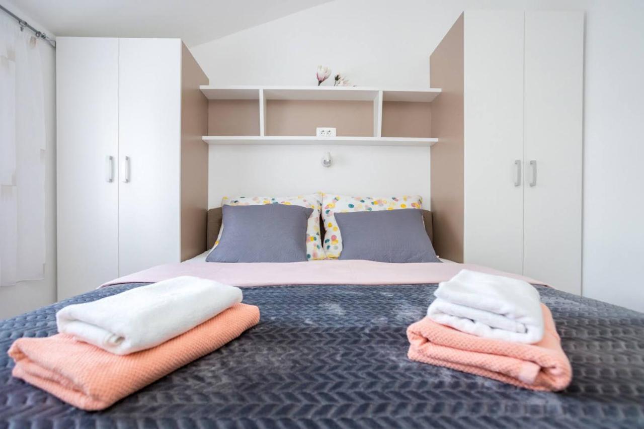 Apartman Luni Sa Bazenom - Malinska, Sveti Anton Sveti Anton  Екстер'єр фото