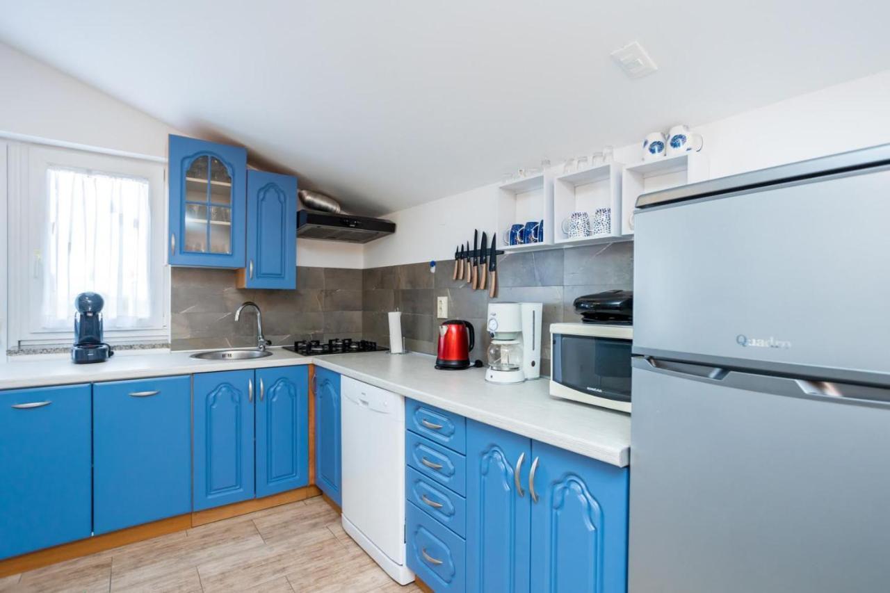 Apartman Luni Sa Bazenom - Malinska, Sveti Anton Sveti Anton  Екстер'єр фото