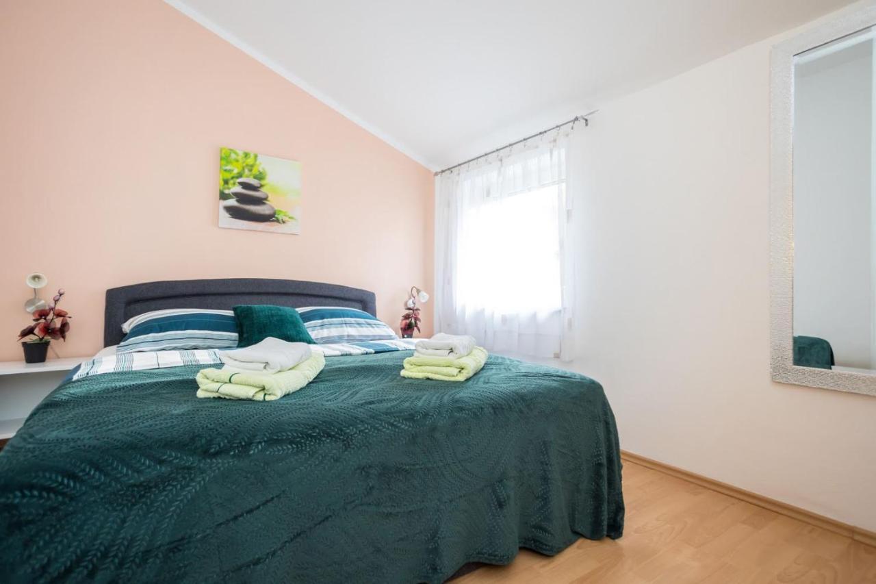 Apartman Luni Sa Bazenom - Malinska, Sveti Anton Sveti Anton  Екстер'єр фото